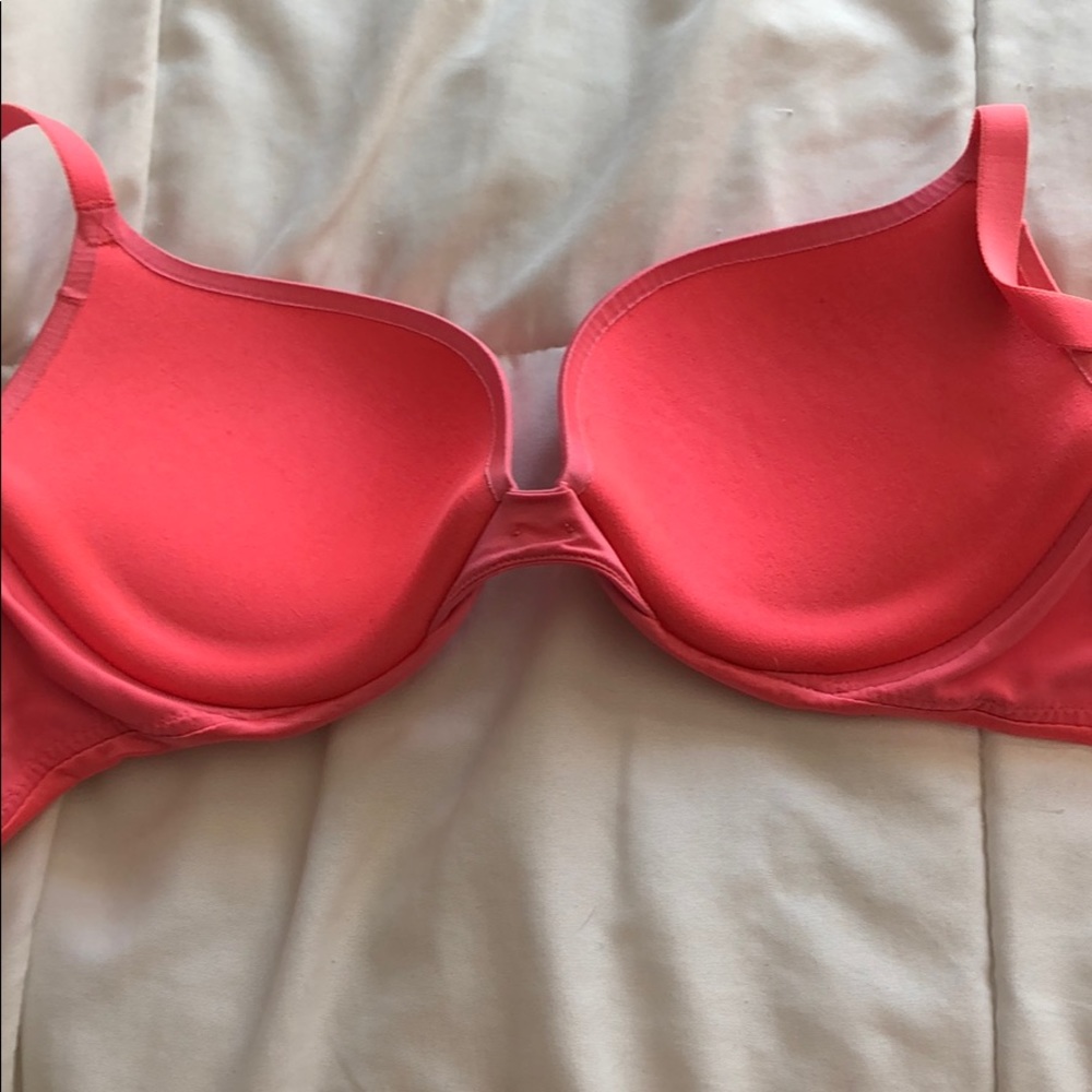 Pink bra - Picture 2 of 4